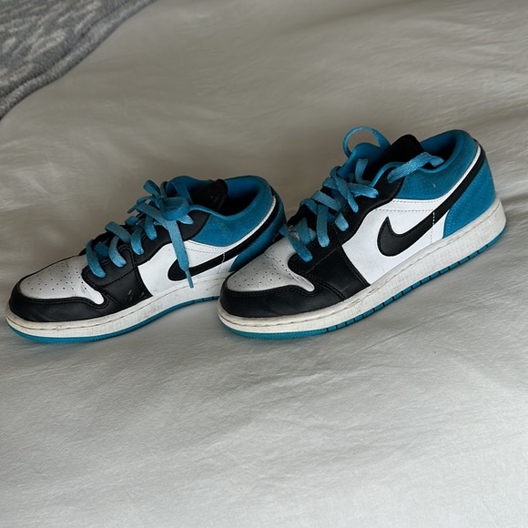 Nike Dunks - Picture 3 of 5